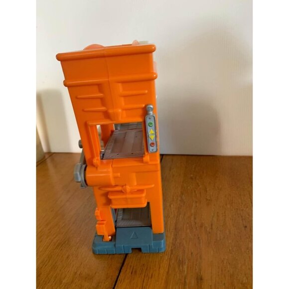 Vintage Matchbox Super Garage Playset Toy Orange & White Plastic 2004 - Picture 2 of 4